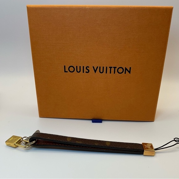 Louis Vuitton Monogram Phone/Bag Charm/Wristlet - Picture 4 of 12